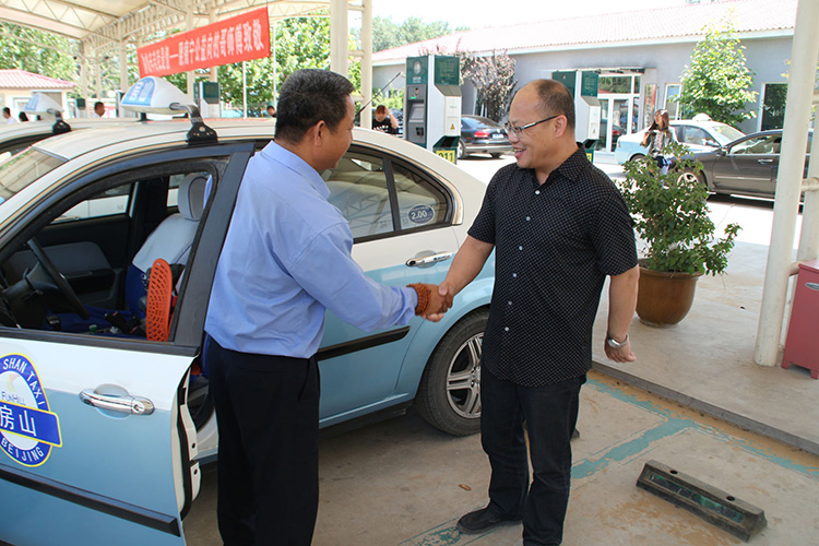 “腰痛寧公益”最辛苦職業(yè)評(píng)選啟動(dòng)，的哥首獲關(guān)愛